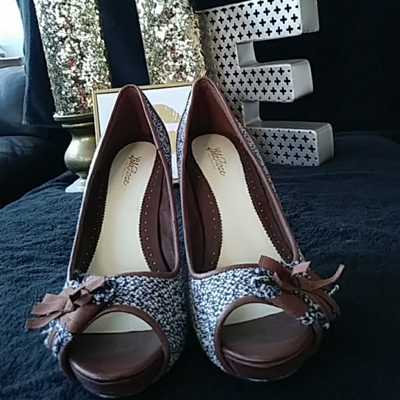 NWOT!! Denim heels - Picture 2 of 5
